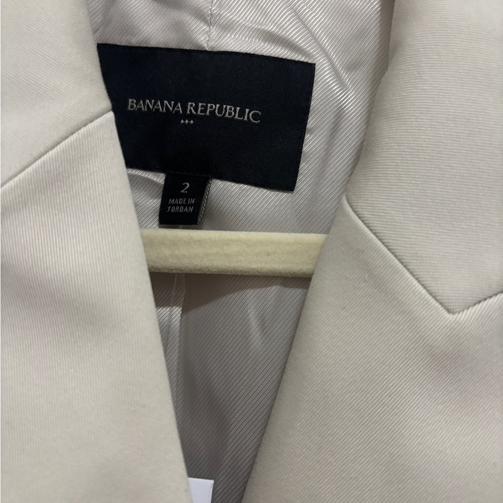 Banana Republic Cream Blazer - Picture 4 of 4